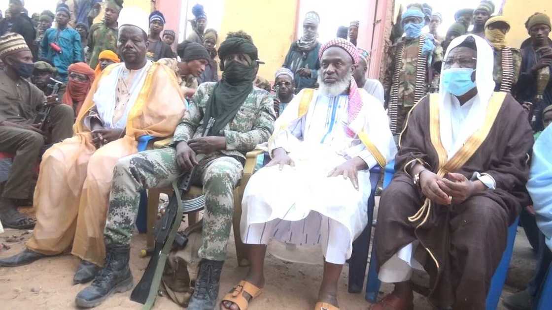 Sheikh Gumi with bandits, Gumi visits bandits Sheikh Gumi with bandits, Gumi visits bandits