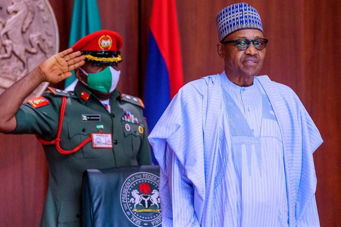 Buhari ya jagoranci zaman majalisar zartarwa a fadar Aso Rock
Hoto daga fadar shugaban kasa @Buharisallau1 Buhari ya jagoranci zaman majalisar zartarwa a fadar Aso Rock
Hoto daga fadar shugaban kasa @Buharisallau1