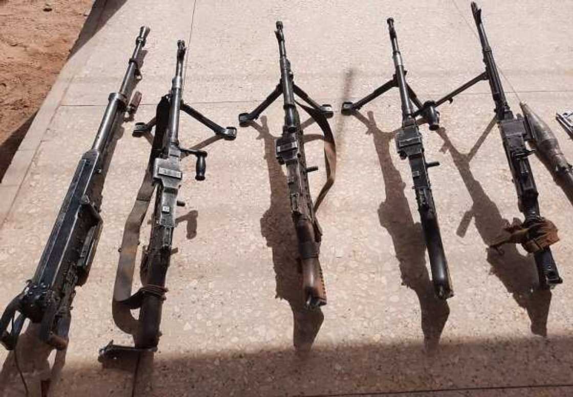 Sojojin Najeriya sun kashe 'yan Boko Haram fiye da 100 yayin wani gumurzu a Yobe (Hotuna) Sojojin Najeriya sun kashe 'yan Boko Haram fiye da 100 yayin wani gumurzu a Yobe (Hotuna)