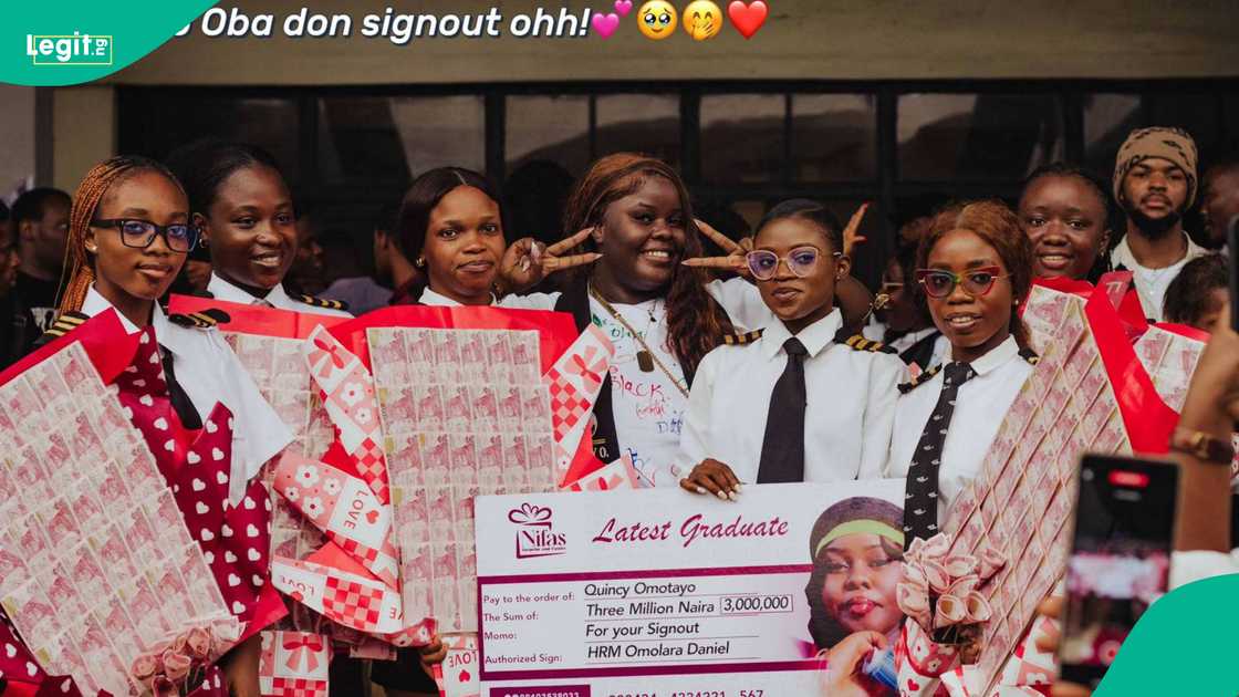 A princess from a royal family celebrates as her parents storm UNIPORT for her sign-out day.