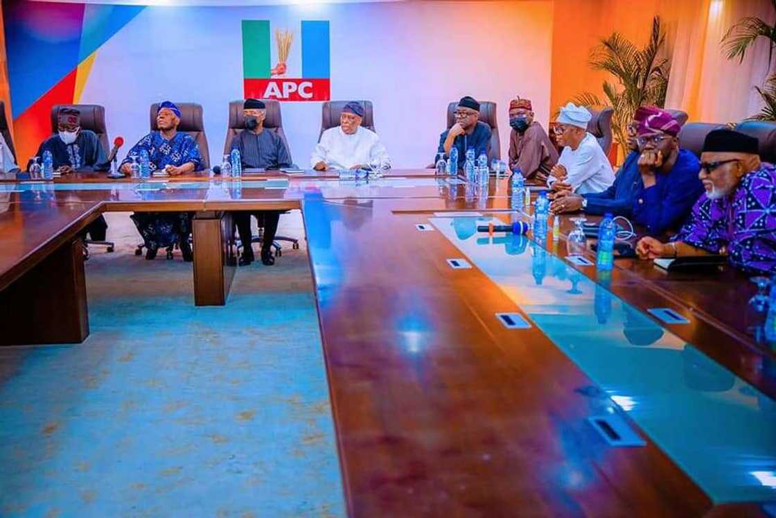 Manyan shawarwari 5 da aka yanke yayin da shugabannin APC a kudu maso yamma suka gana da su Tinubu Manyan shawarwari 5 da aka yanke yayin da shugabannin APC a kudu maso yamma suka gana da su Tinubu