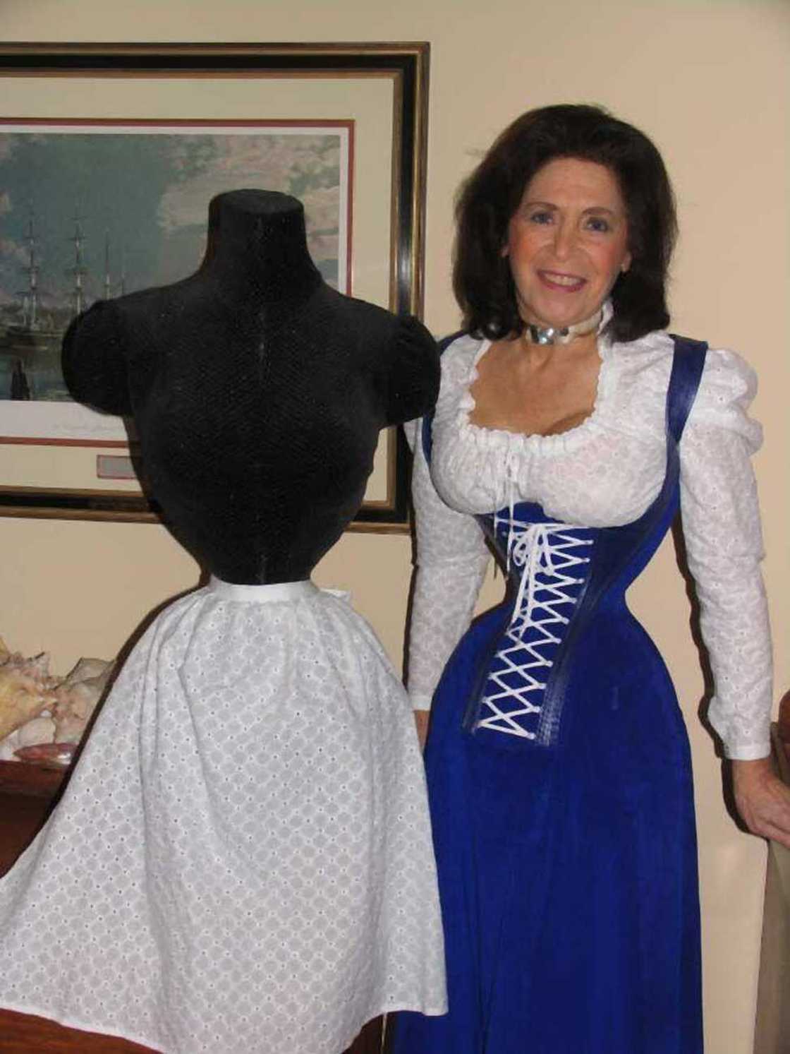 The thinnest waist in the world The thinnest waist in the world