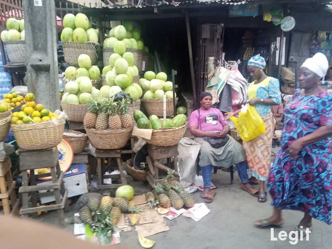 Pineapple and watermelon on display at Oyingbo market, Oyingbo, Lagos. Photo credit: Esther Odili Pineapple and watermelon on display at Oyingbo market, Oyingbo, Lagos. Photo credit: Esther Odili
