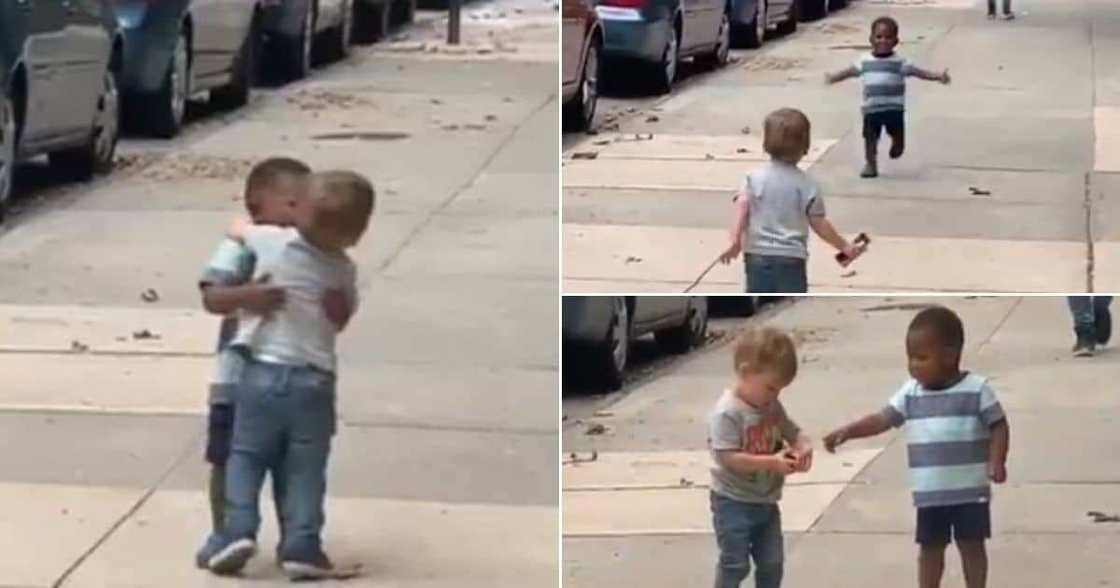 Dad posts adorable video of toddlers hugging on the street: "So sweet" Dad posts adorable video of toddlers hugging on the street: "So sweet"