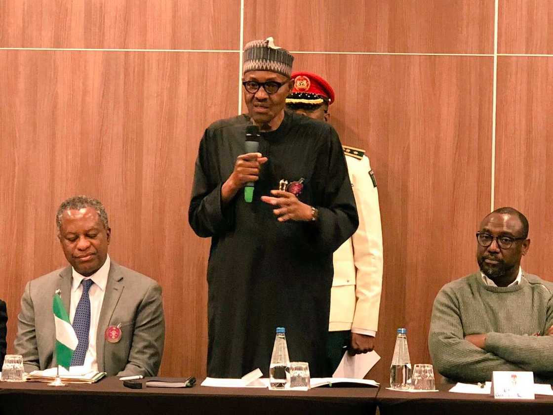 Yanzu-yanzu: Wasu na rade-radin na mutu, ina nan daram-dam Buhari Yanzu-yanzu: Wasu na rade-radin na mutu, ina nan daram-dam Buhari