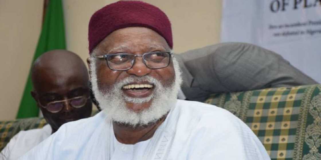 EFCC sun ziyarci gida na cikin kuskure ne Abdulsalami EFCC sun ziyarci gida na cikin kuskure ne Abdulsalami