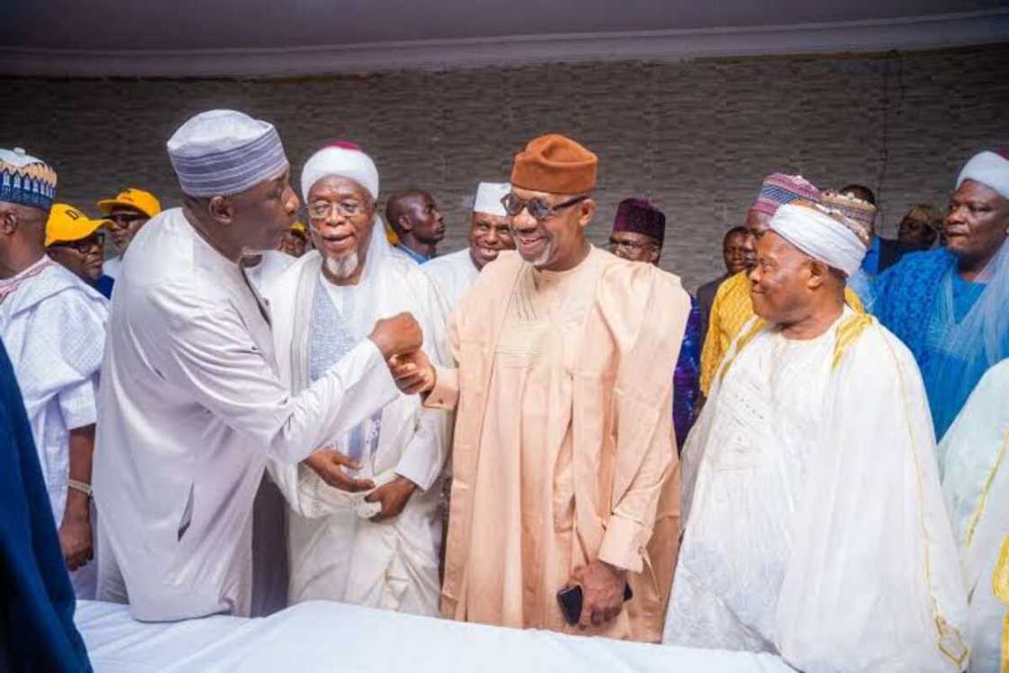 Gwamnan jihar Ogun tare da Malamai. Gwamnan jihar Ogun tare da Malamai.