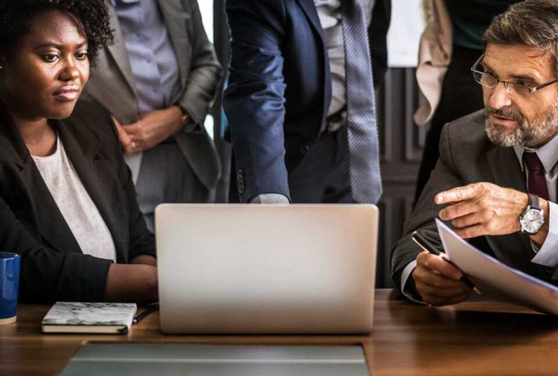 How does bankers acceptance work? How does bankers acceptance work?