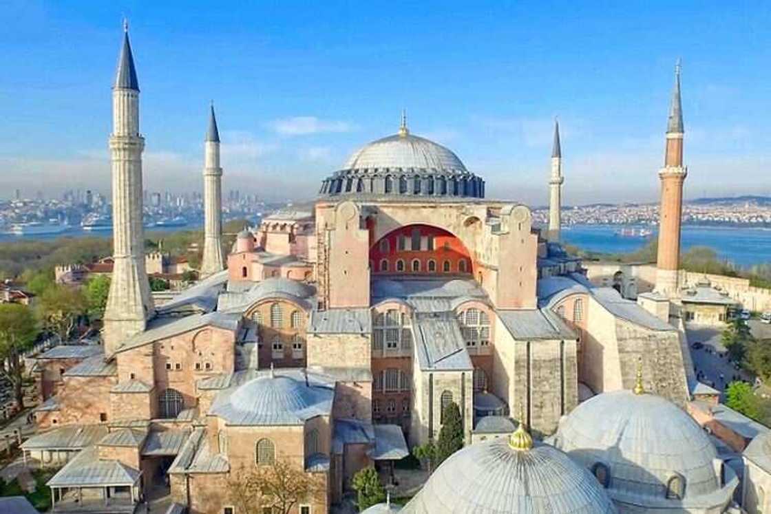 Bayan shekaru 88, za a yi sallar Taraweehi a Masallacin Hagia Sophia da ke Turkiyya Bayan shekaru 88, za a yi sallar Taraweehi a Masallacin Hagia Sophia da ke Turkiyya