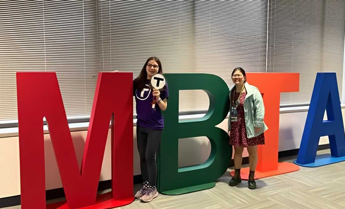 Pari Kim and and her girlfriendTina Zhu Xi