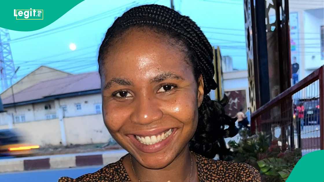 Lady expresses her joy online as her savings on Piggyvest hits N1 million.