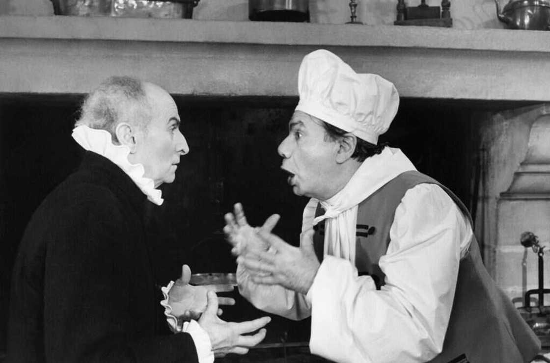 Louis de Funès et Michel Galabru sur le tournage du film 'L'Avare' de Jean Girault en 1979