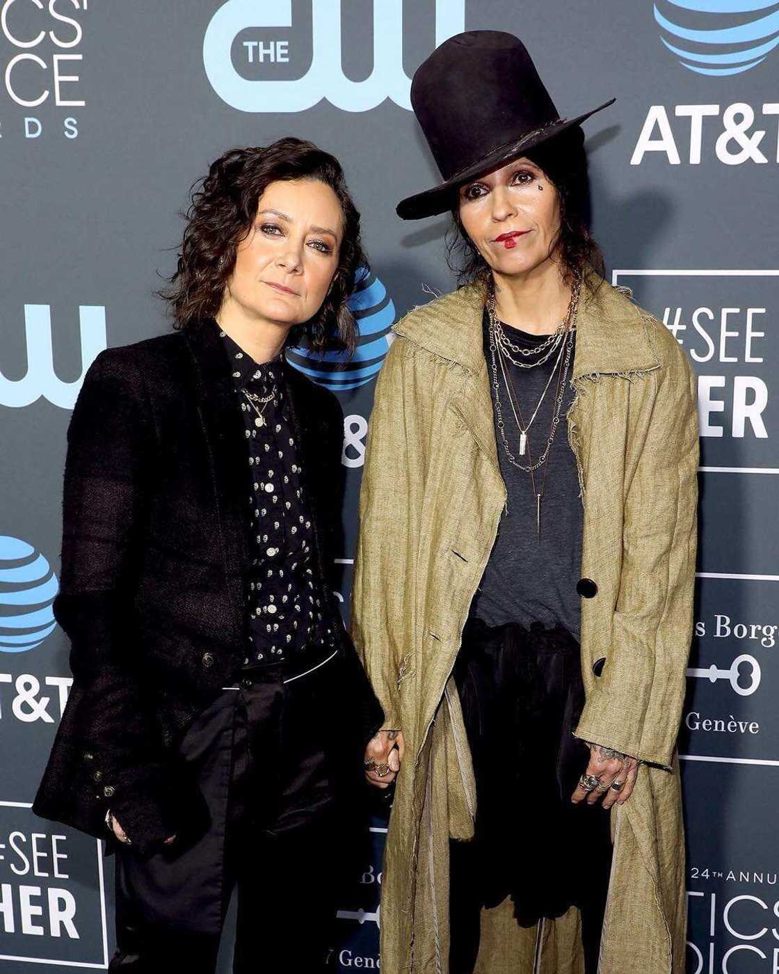 Sara Gilbert and Linda Perry