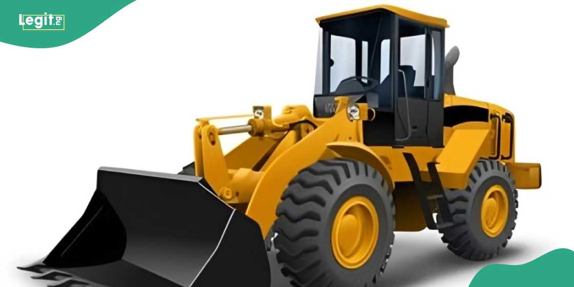 Payloader kills pregnant woman in fatal Ogun road accident Payloader kills pregnant woman in fatal Ogun road accident