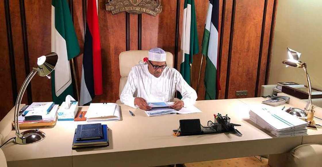 Daga karshe Buhari ya yi wa 'yan Najeriya jawabi, ya umurci tsaffin ma'aikatan NCDC su koma aiki Daga karshe Buhari ya yi wa 'yan Najeriya jawabi, ya umurci tsaffin ma'aikatan NCDC su koma aiki