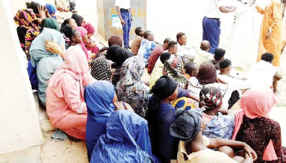 Hukumar NSCDC ta cafke wasu a gidajen Gala su 46 baayn dokar rufe gidajen a Gombe Hukumar NSCDC ta cafke wasu a gidajen Gala su 46 baayn dokar rufe gidajen a Gombe