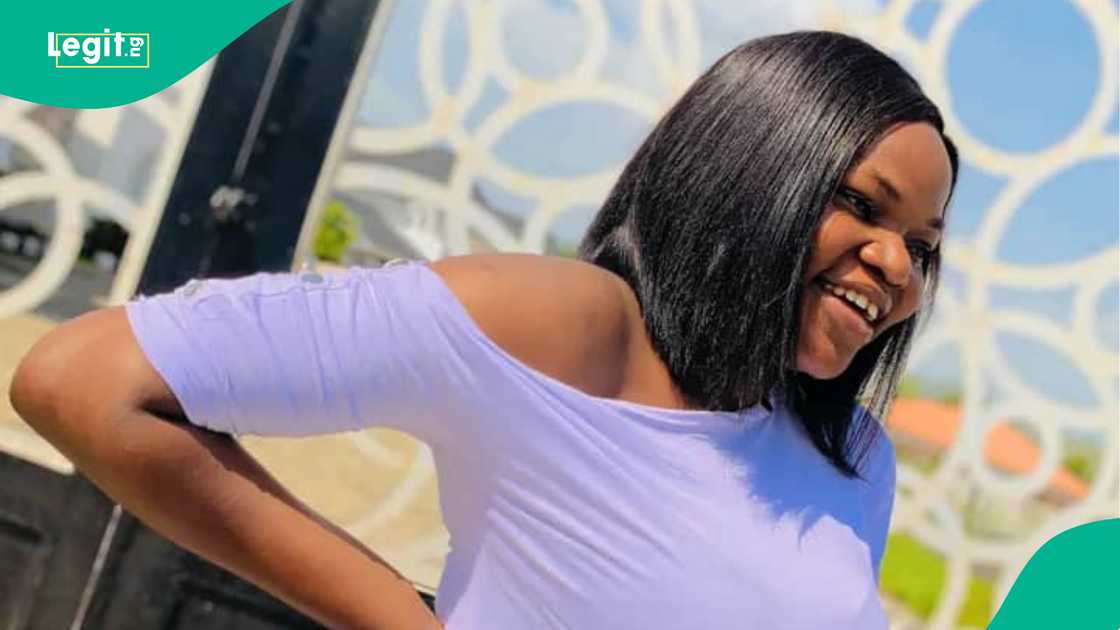 Lady watches her father crying, posts emotional video.