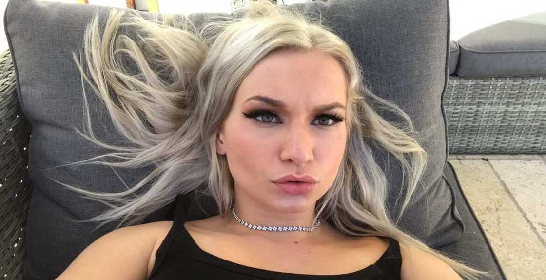 Zoie Burgher bio Zoie Burgher bio