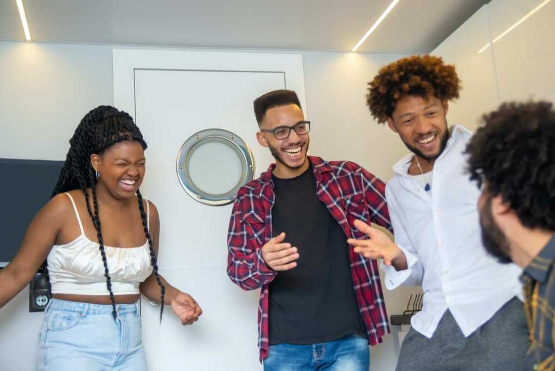 What does a bubbly personality mean? What does a bubbly personality mean?