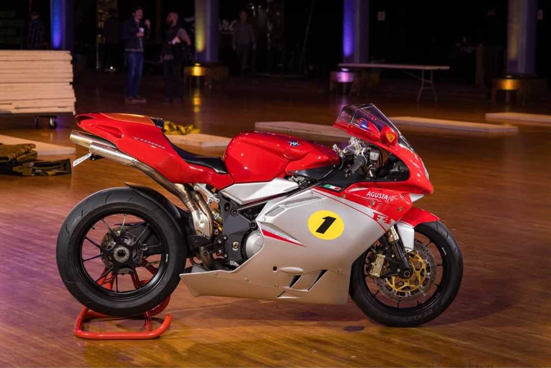 MV Agusta F4 1000R MV Agusta F4 1000R