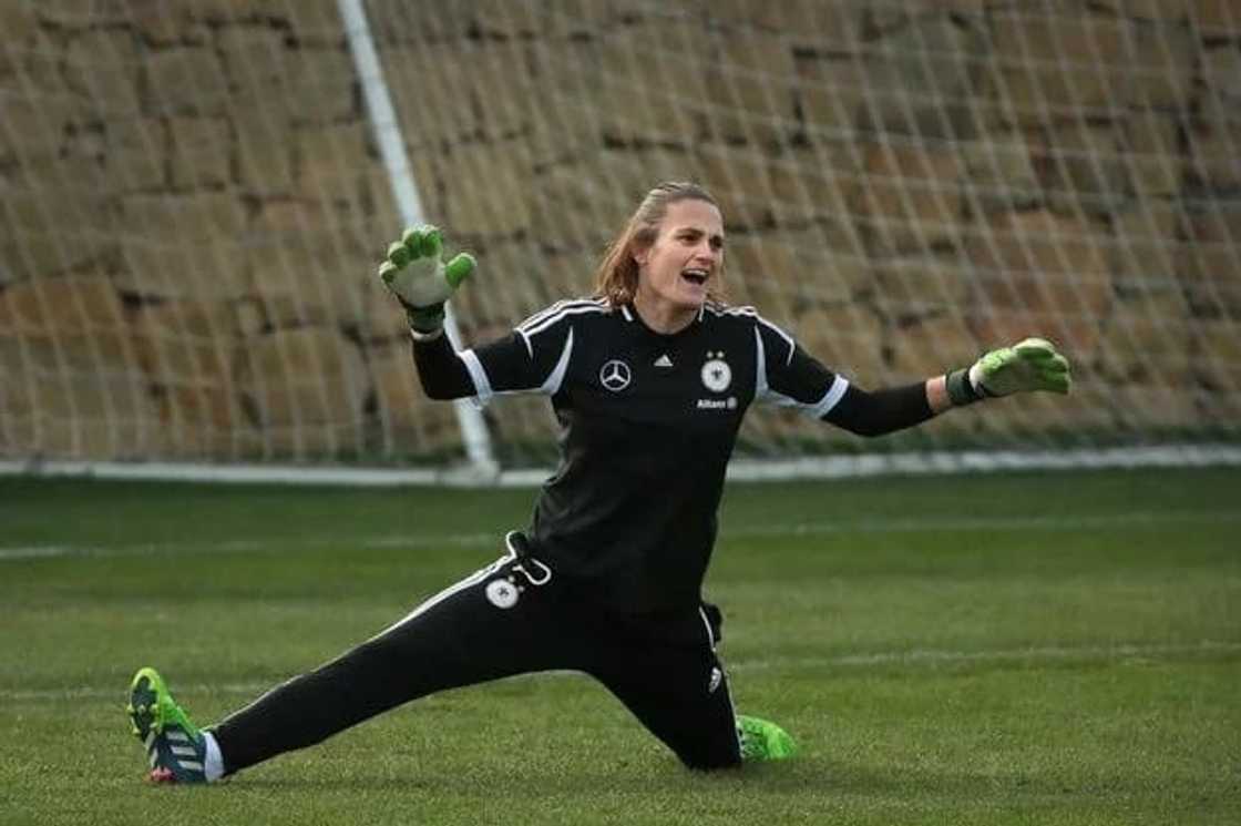 Four female footballers who are lesbians Four female footballers who are lesbians