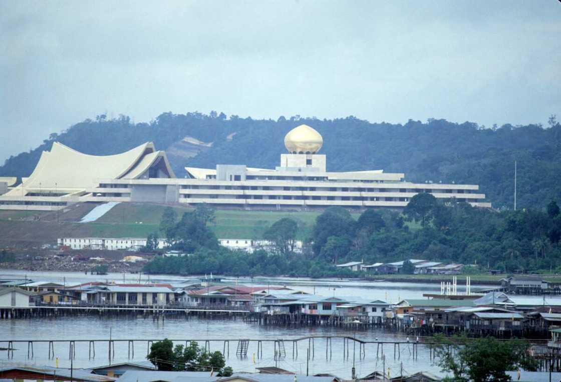 Largest homes in the world Largest homes in the world