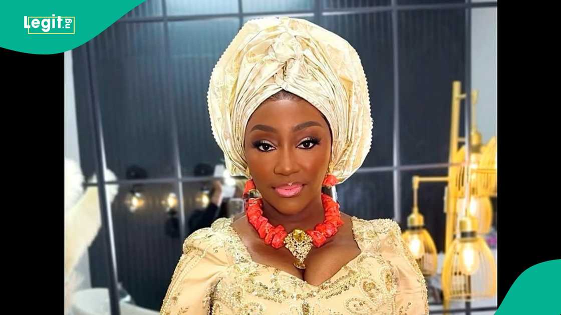 Davido's cousin remembers late father Isiaka Adeleke on her wedding Davido's cousin remembers late father Isiaka Adeleke on her wedding