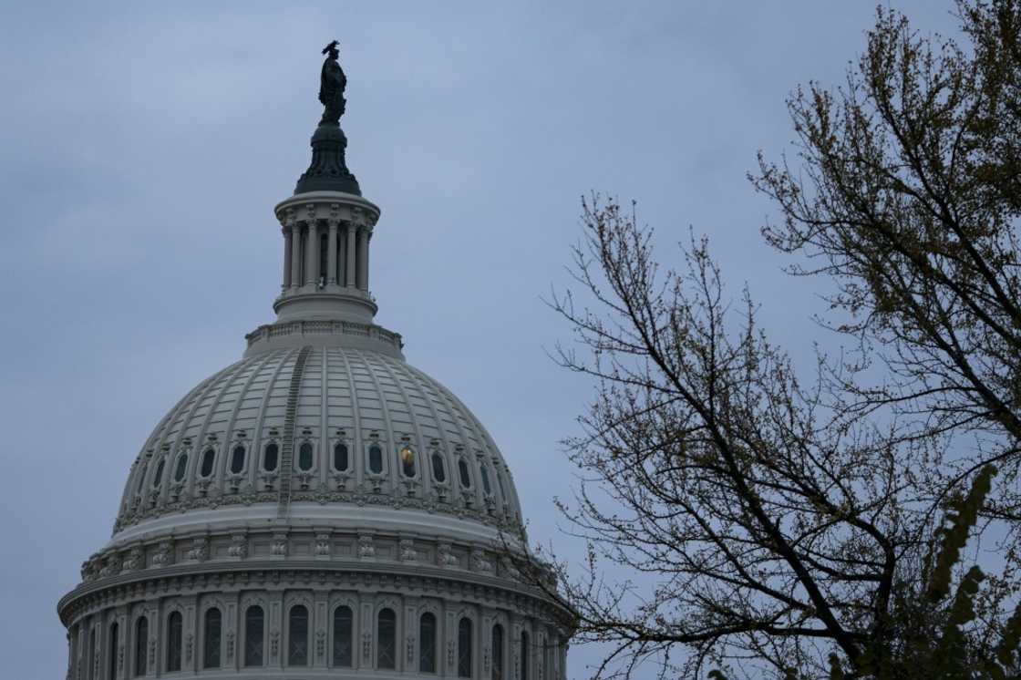 US lawmakers battling to avert a government shutdown this weekend after  the House of Representatives rejected a Republican-led funding bill