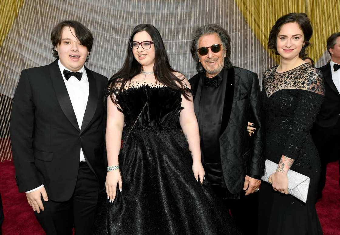 Anton James Pacino, Olivia Pacino, Al Pacino, et Julie Marie Pacino.
Photo : Kevork Djansezian/Getty Images Anton James Pacino, Olivia Pacino, Al Pacino, et Julie Marie Pacino.
Photo : Kevork Djansezian/Getty Images