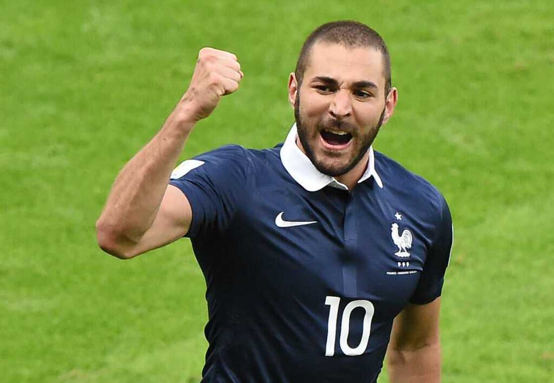 Les plus beaux buts de Benzema Les plus beaux buts de Benzema