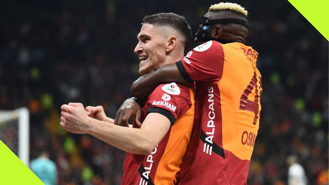 Roland Sallai, Victor Osimhen, Galatasaray, Eyupspor, RAMS Park, Istanbul, Turkiye, Super Lig. Roland Sallai, Victor Osimhen, Galatasaray, Eyupspor, RAMS Park, Istanbul, Turkiye, Super Lig.