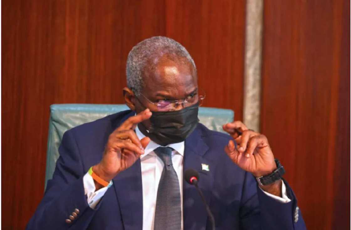 Ba mu da matsalar ƙaranci gidaje a Nigeria, In ji Fashola