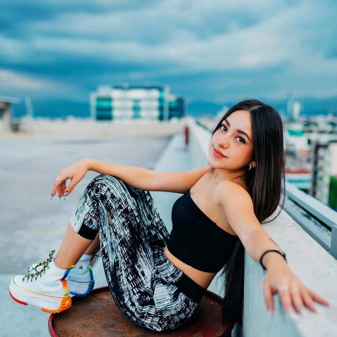 When is Shaula Ponce's birthday? When is Shaula Ponce's birthday?