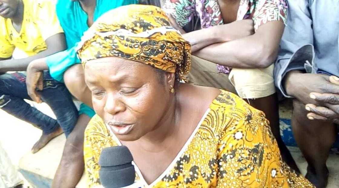 Yansanda sun kama barauniyar yara dauke da kananan yara 27 a Taraba Yansanda sun kama barauniyar yara dauke da kananan yara 27 a Taraba