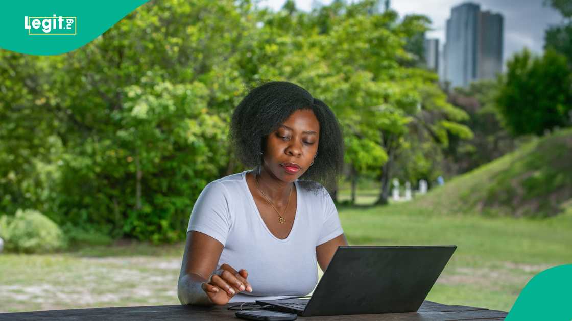 Nigerians consumed a record 1.236 million terabytes of mobile data in November 2025
Data usage increased steadily throughout 2025 despite economic challenges.
Low 5G adoption and infrastructure challenges continue to limit wider digital expansion.