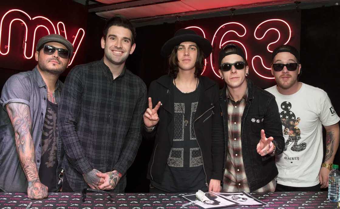 Kellin Quinn band Kellin Quinn band
