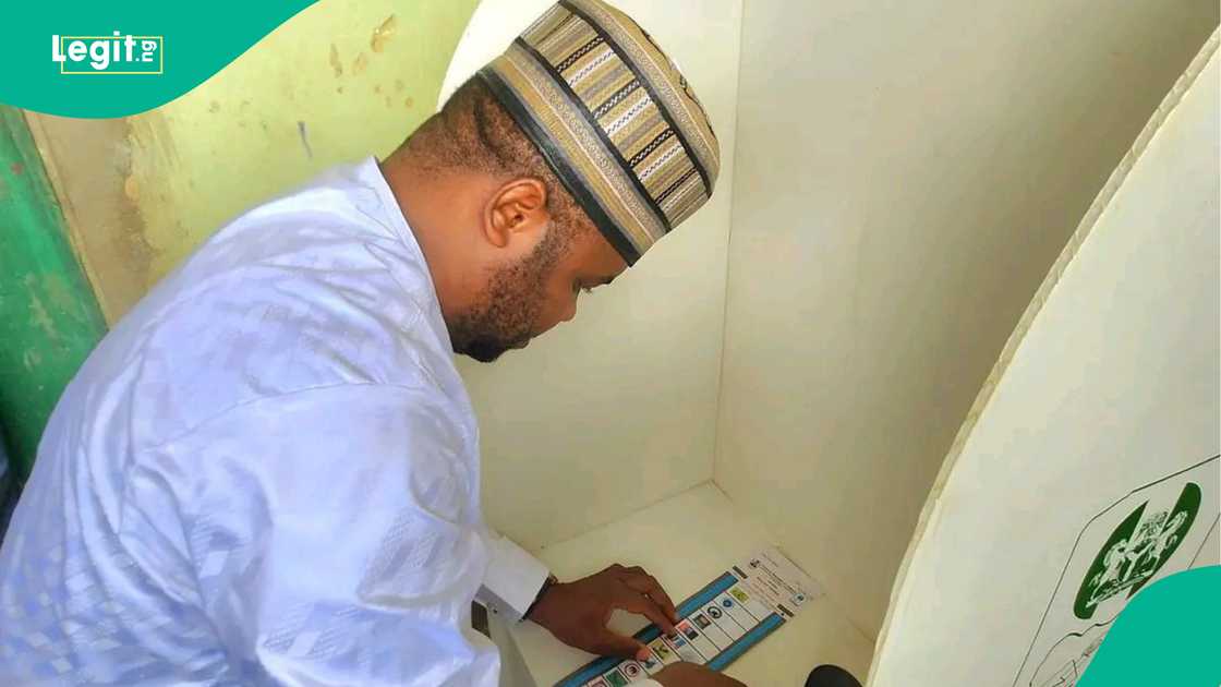 Dan takarar APC, Felix Bagudu ya lashe zaben cike gurbi na kujerar majalisar wakilai a Kaduna Dan takarar APC, Felix Bagudu ya lashe zaben cike gurbi na kujerar majalisar wakilai a Kaduna