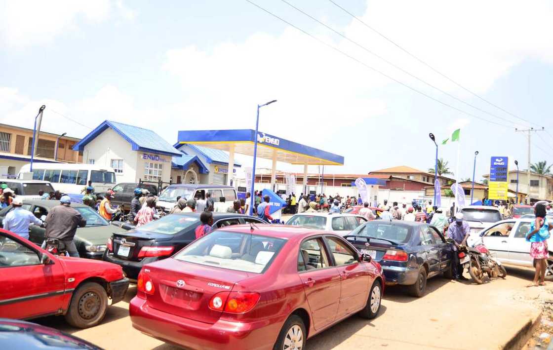 Enyo storms Akure and rewards indigenes with free fuel Enyo storms Akure and rewards indigenes with free fuel