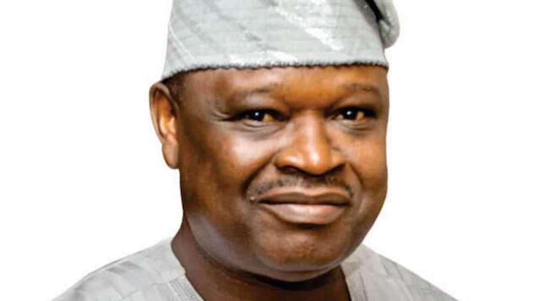 Dan majalisa ya tsallake APC, ya koma inuwar leman PDP a Oyo Dan majalisa ya tsallake APC, ya koma inuwar leman PDP a Oyo