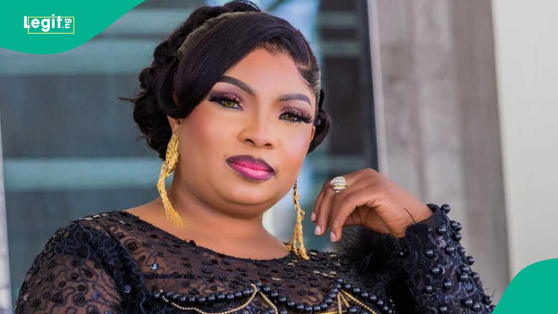 Laide and her family stun in photo shoot as fans drool