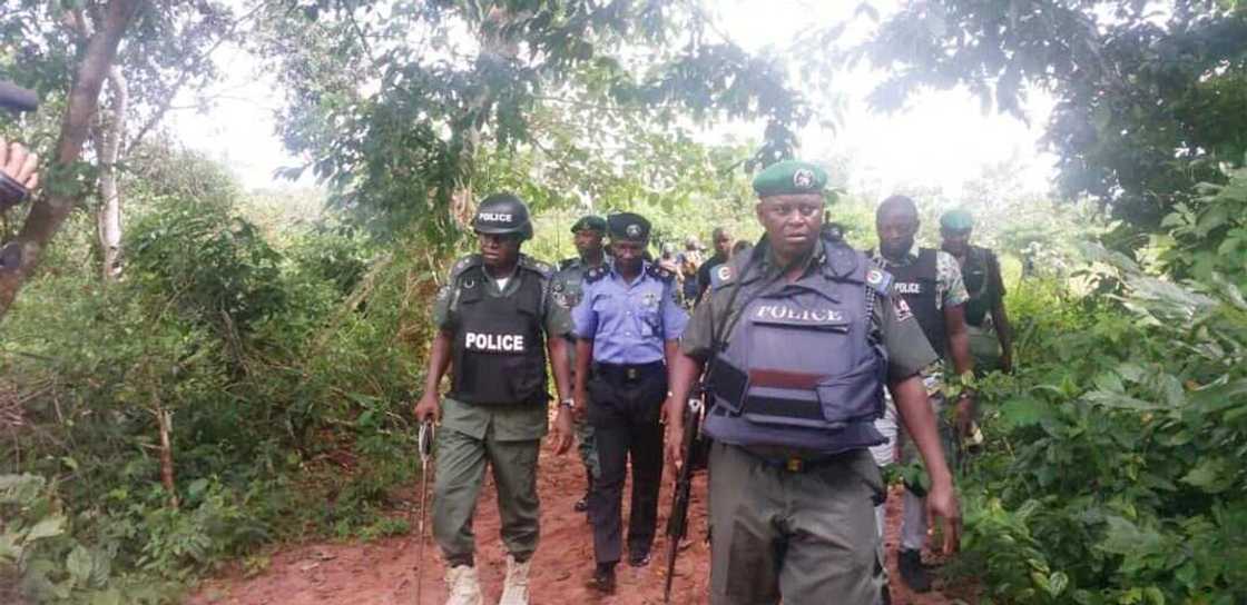 An kone 'yan 'yahoo' biyu, wata bokanya da mai garkuwa da mutane An kone 'yan 'yahoo' biyu, wata bokanya da mai garkuwa da mutane