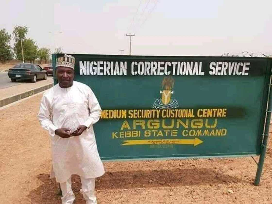 IG Wala a lokacin da ya ziyarci jihar Kebbi bayan fita a kurkuku. IG Wala a lokacin da ya ziyarci jihar Kebbi bayan fita a kurkuku.