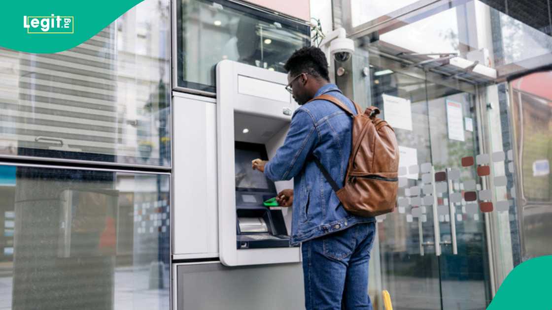 Investors abandon banking stocks Investors abandon banking stocks