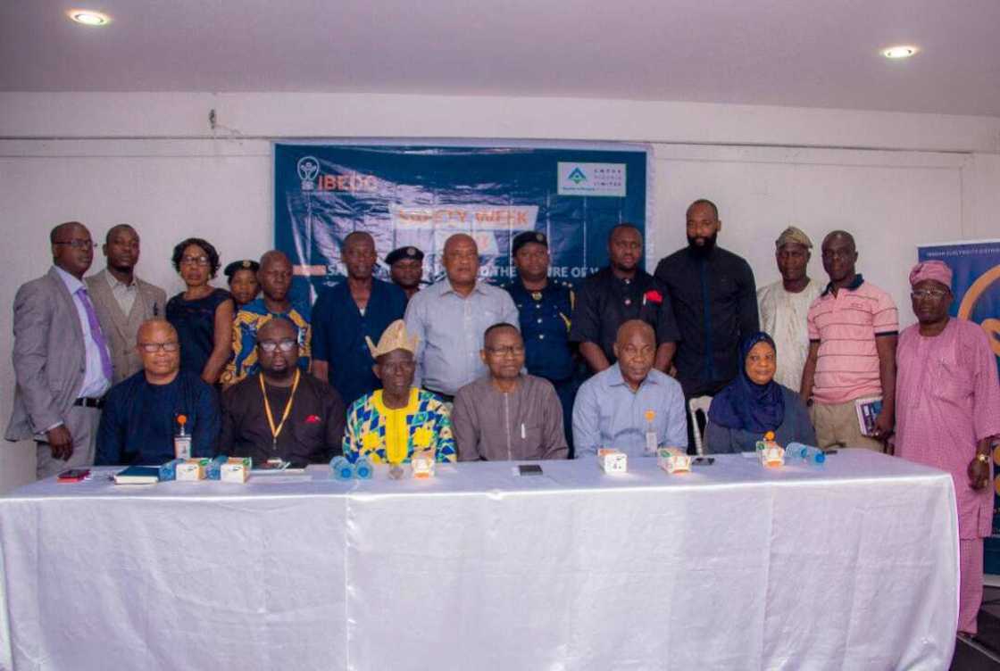 Wuta ta kama kamfanin wutar lantarkin IBEDC a Garin Ibadan Wuta ta kama kamfanin wutar lantarkin IBEDC a Garin Ibadan