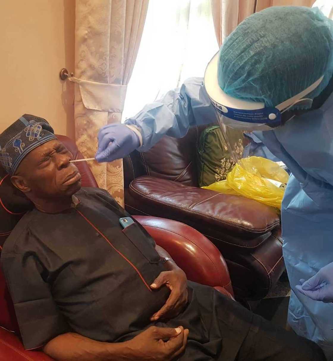 Sakamakon gwajin cutar korona na tsohon shugaban kasa Obasanjo ya fito Sakamakon gwajin cutar korona na tsohon shugaban kasa Obasanjo ya fito