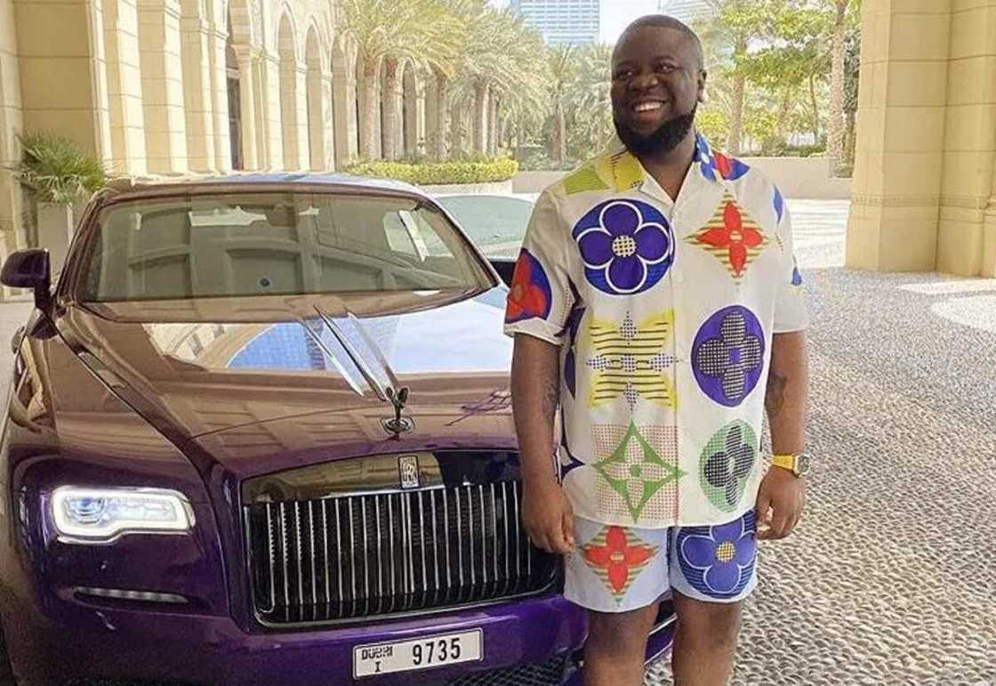 Hushpuppi ya sake tafka sata