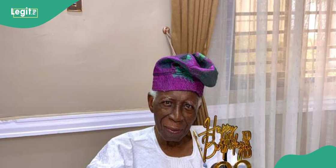 Omololu Olunloyo not dead