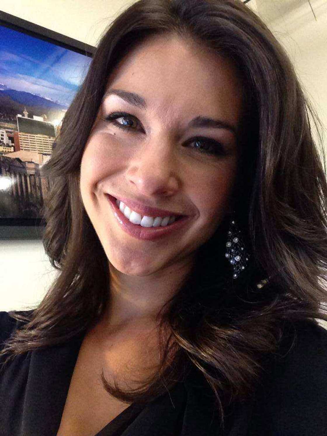 Smiling Ana Cabrera Smiling Ana Cabrera