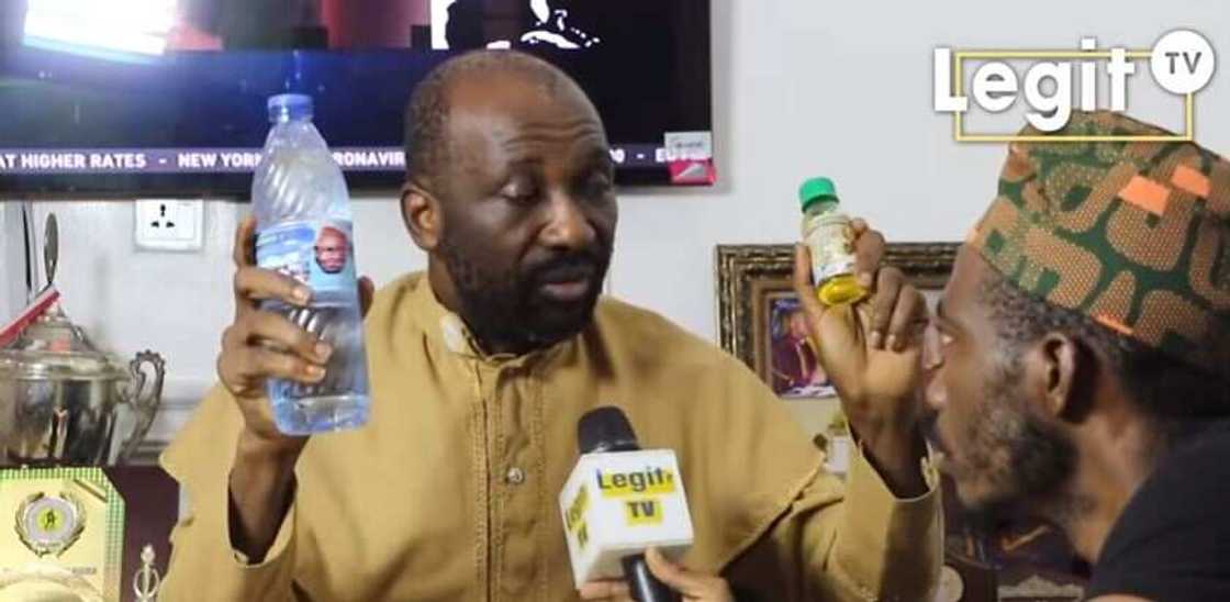 Hasashen wani fasto game da makomai Najeriya bayan mulkin Buhari Hasashen wani fasto game da makomai Najeriya bayan mulkin Buhari