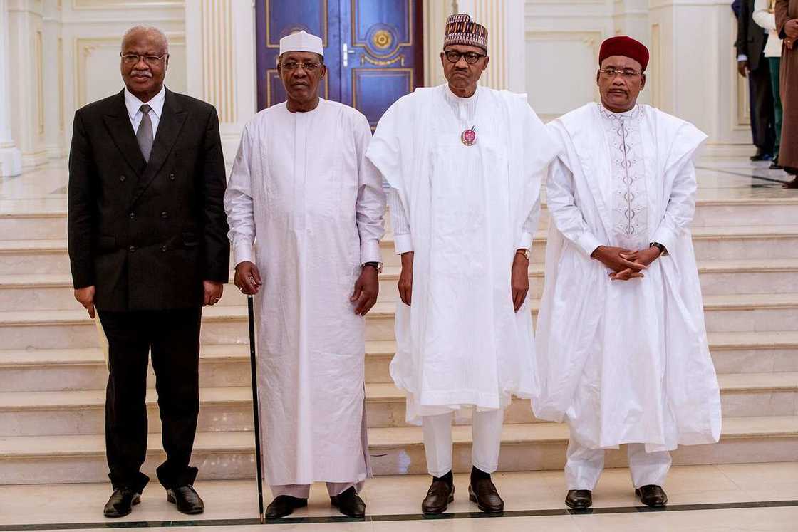 Hotunan shugaba Buhari a wurin taron kasashen gefen tekun Chadi Hotunan shugaba Buhari a wurin taron kasashen gefen tekun Chadi